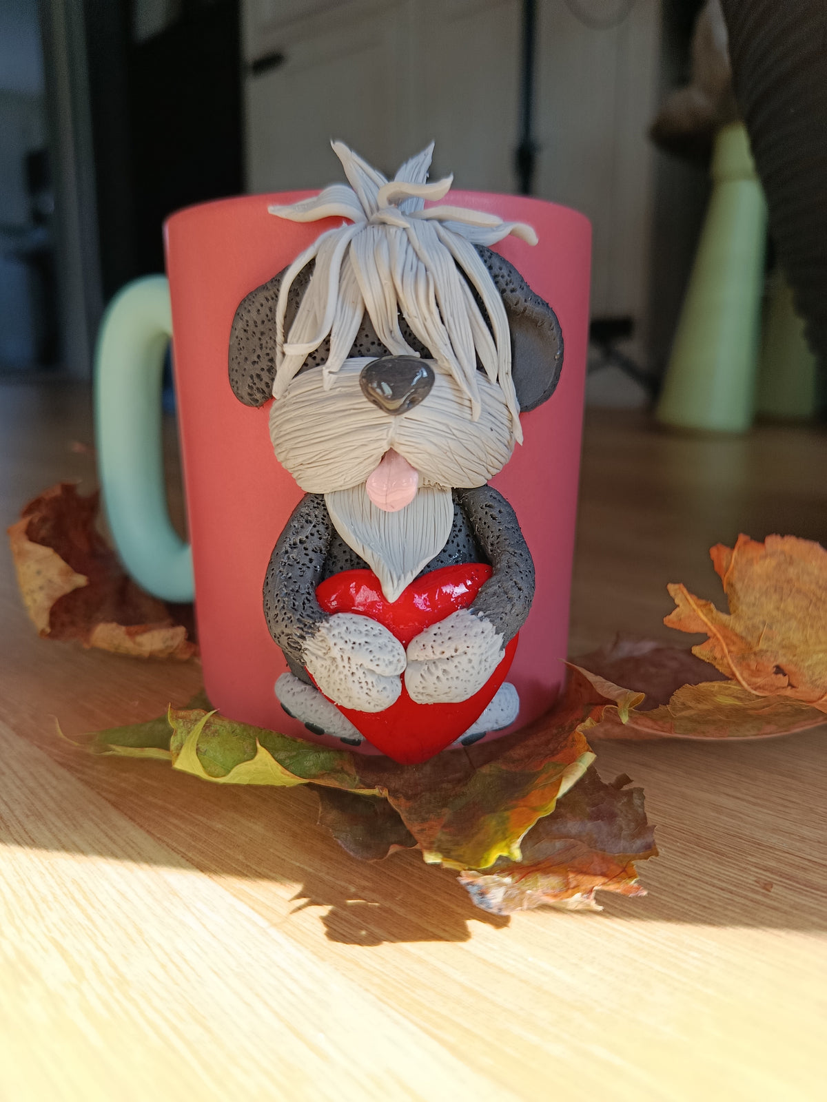Mug Toutou câlin au cœur, décor Fimo fait main